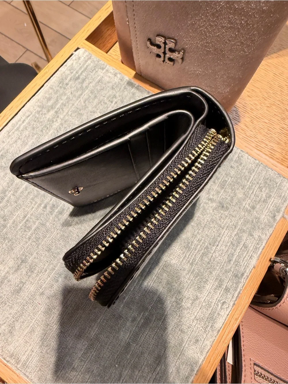 Tory Burch black patten Compact Wallet Thea smooth new with tag
